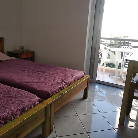 Ton Mari Apartments Палиохора Екстериор снимка