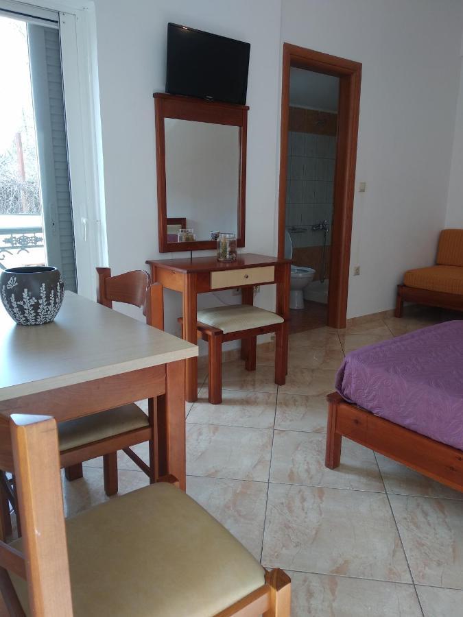 Ton Mari Apartments Палиохора Екстериор снимка