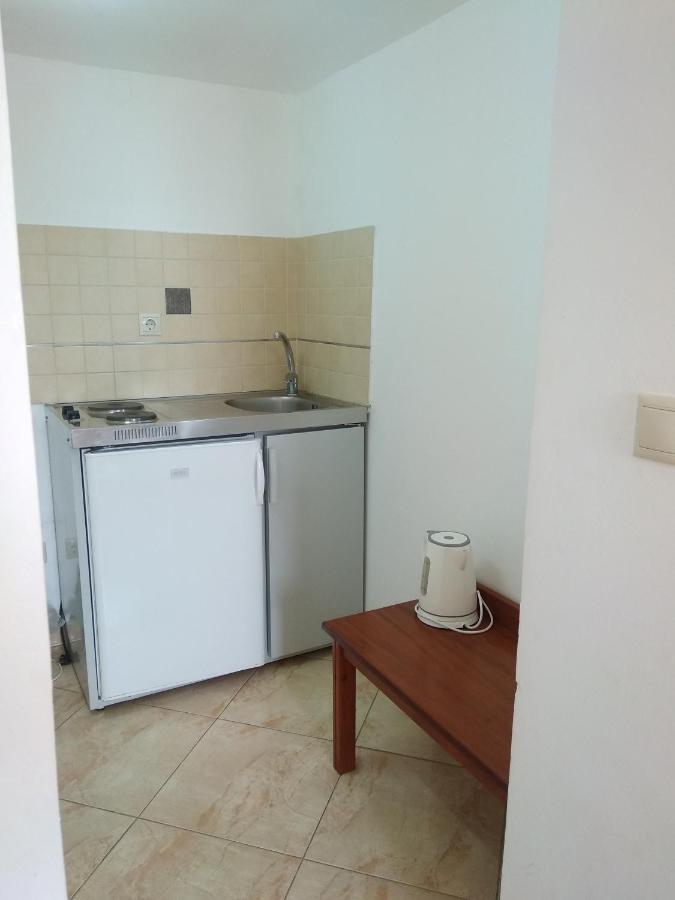 Ton Mari Apartments Палиохора Екстериор снимка