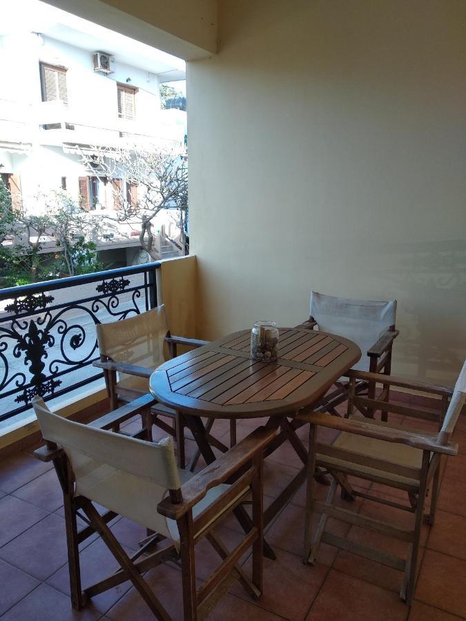 Ton Mari Apartments Палиохора Екстериор снимка
