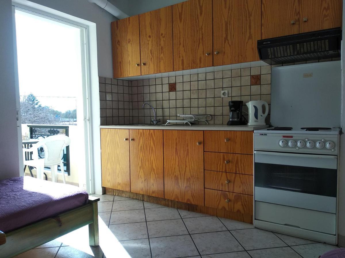 Ton Mari Apartments Палиохора Екстериор снимка