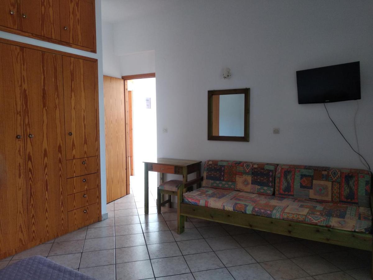Ton Mari Apartments Палиохора Екстериор снимка