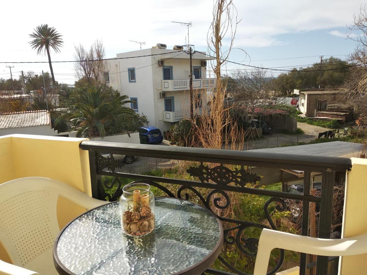 Ton Mari Apartments Палиохора Екстериор снимка