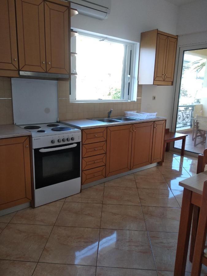 Ton Mari Apartments Палиохора Екстериор снимка