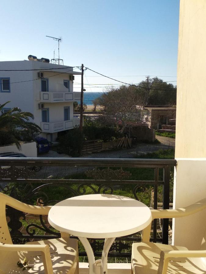 Ton Mari Apartments Палиохора Екстериор снимка