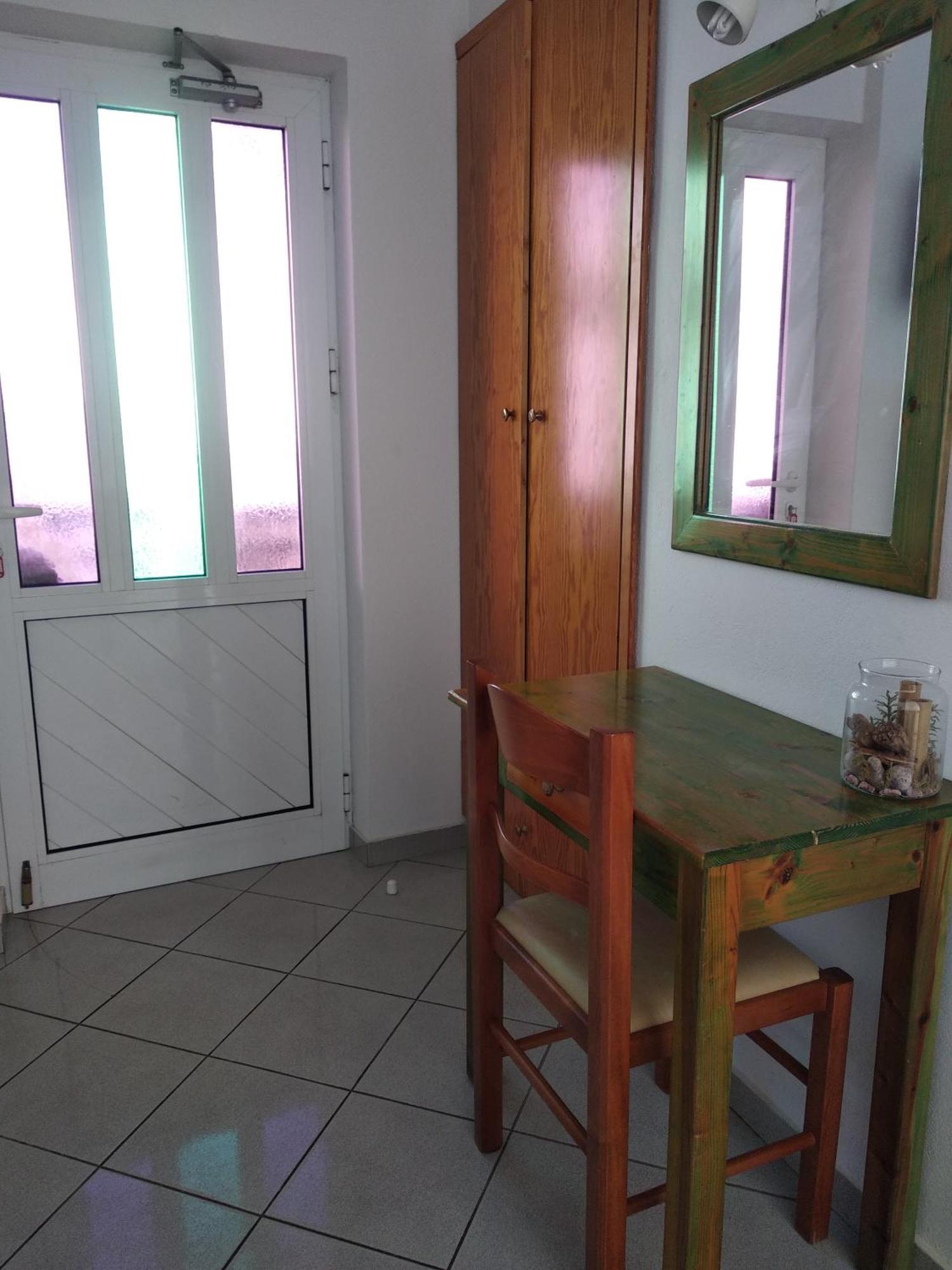Ton Mari Apartments Палиохора Екстериор снимка